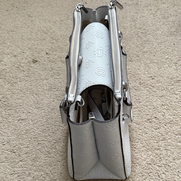 Guess White Embossed Satchel Bag - Picture 4 of 11